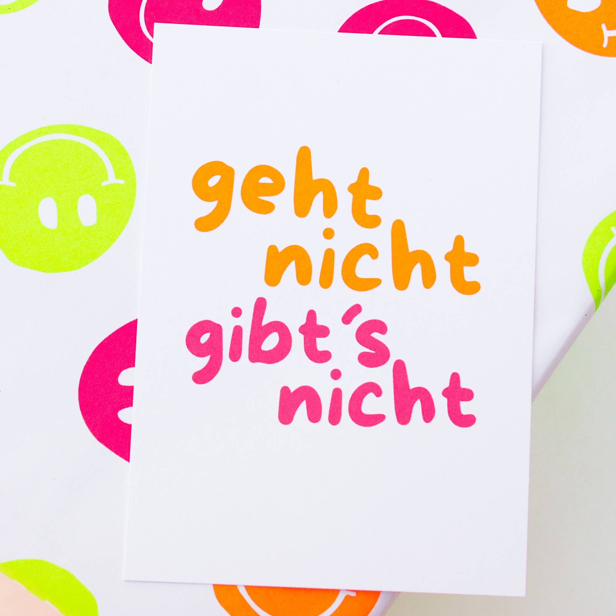 Neon Postkarte „geht nicht, gibt’s nicht“ Recyclingpapier