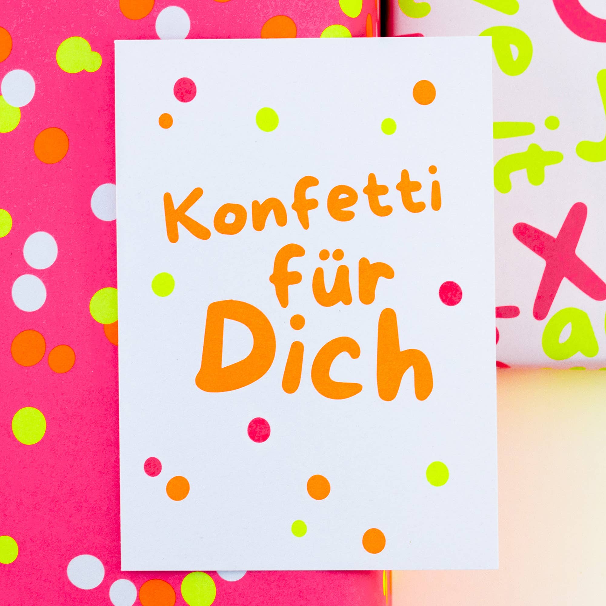 Postkarte "Konfetti für Dich" (Neon) aus Recyclingpapier