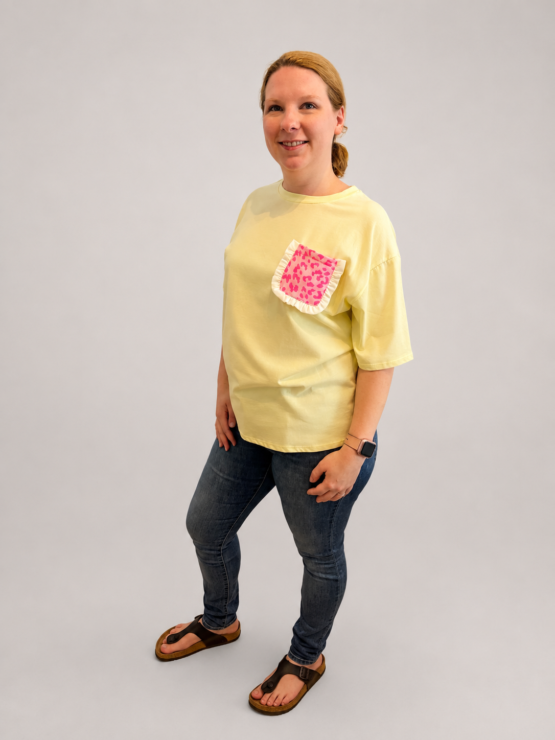T-Shirt mit Leo gelb