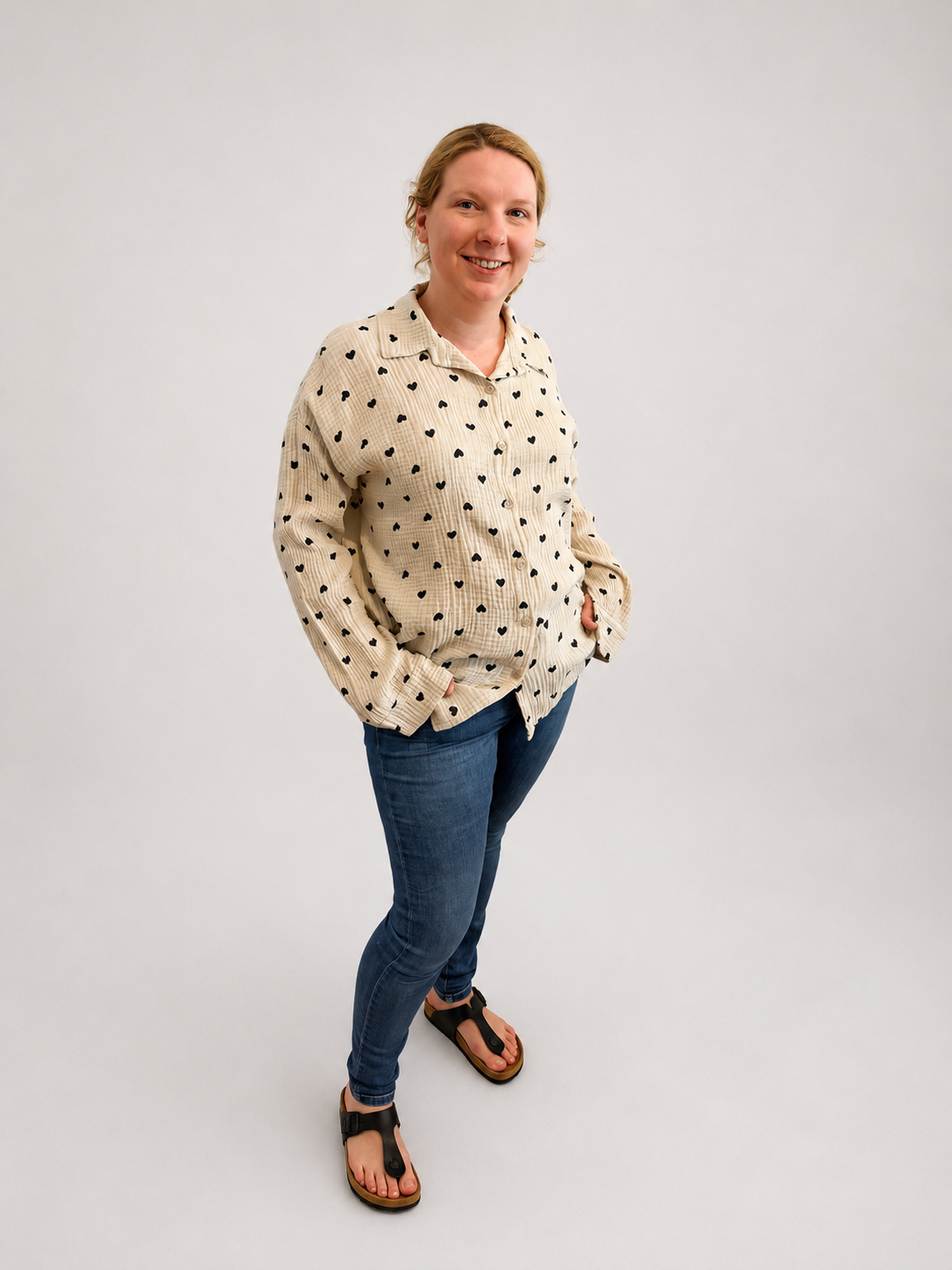 Bluse mit Herzchen beige