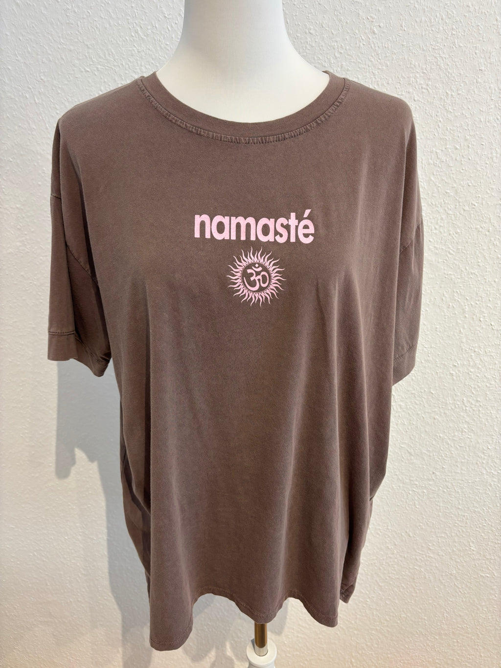 T-Shirt Namaste braun rosa