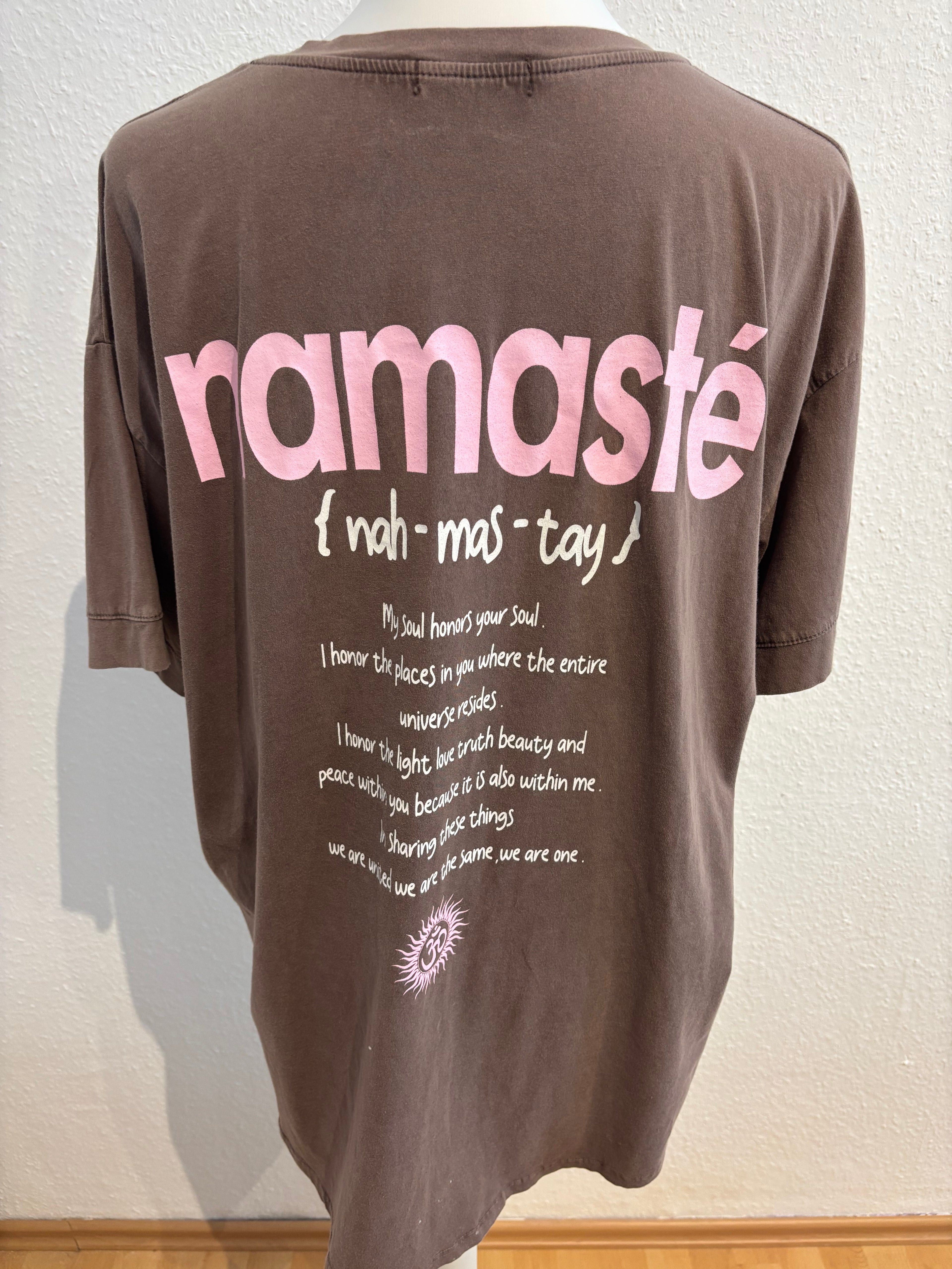 T-Shirt Namaste braun rosa