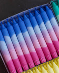 Nordtrice Tischkerzen, 20 cm, handdekoriert, Sommerfarben in Blau- und Pastelltönen